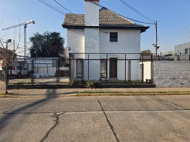 Casa Comercial en Arriendo en Las Condes
