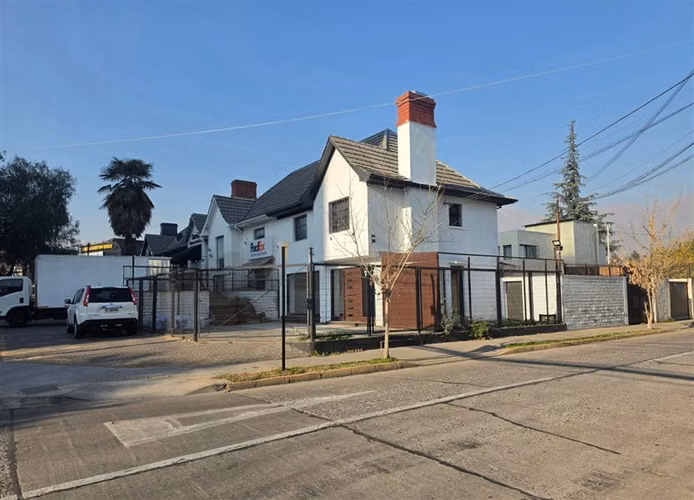 Casa Comercial en Arriendo en Las Condes