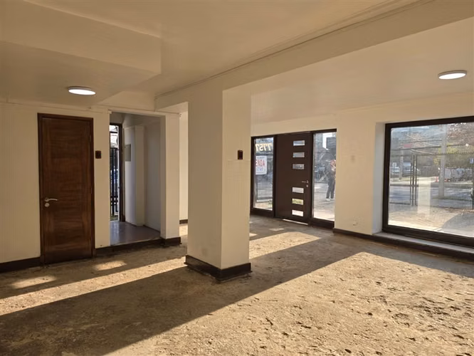 Casa Comercial en Arriendo en Las Condes