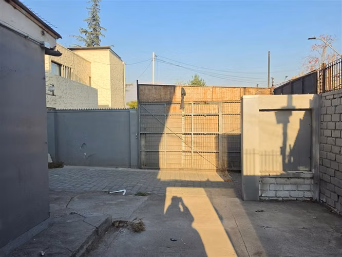 Casa Comercial en Arriendo en Las Condes