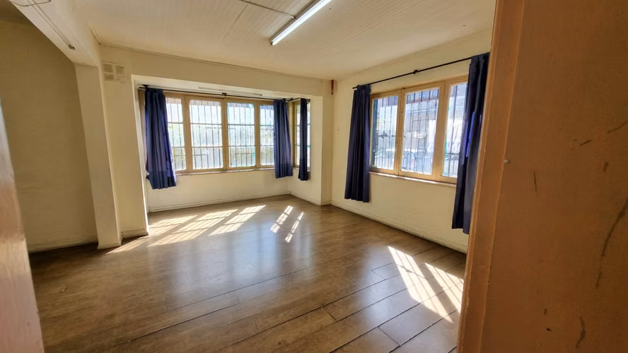 Gran Inmueble Comercial - Ex Colegio, Alto Potencial