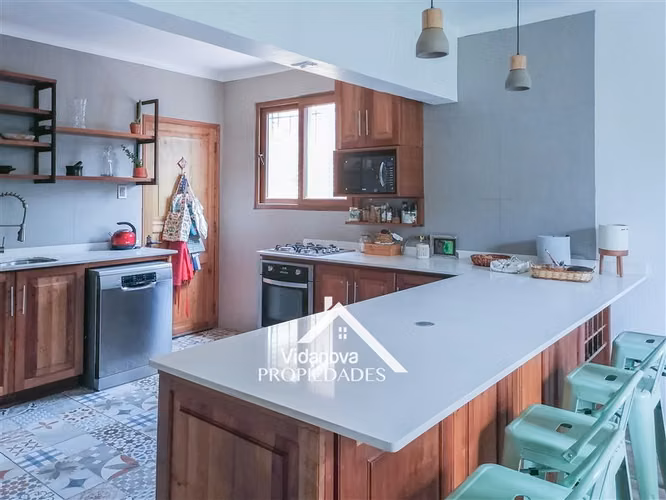 Casa Remodelada en Barrio Pucará, Ñuñoa 490 m 4D/3B