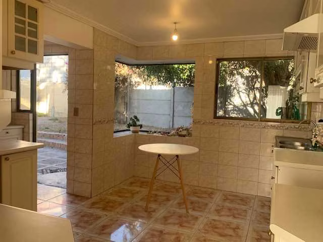 Casa Amplia con Diseño Moderno (174277)