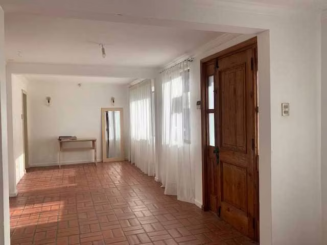 Casa Amplia con Diseño Moderno (174277)