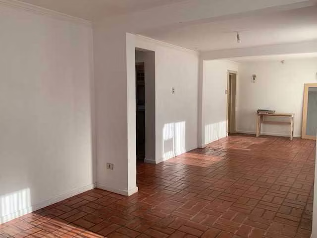 Casa Amplia con Diseño Moderno (174277)