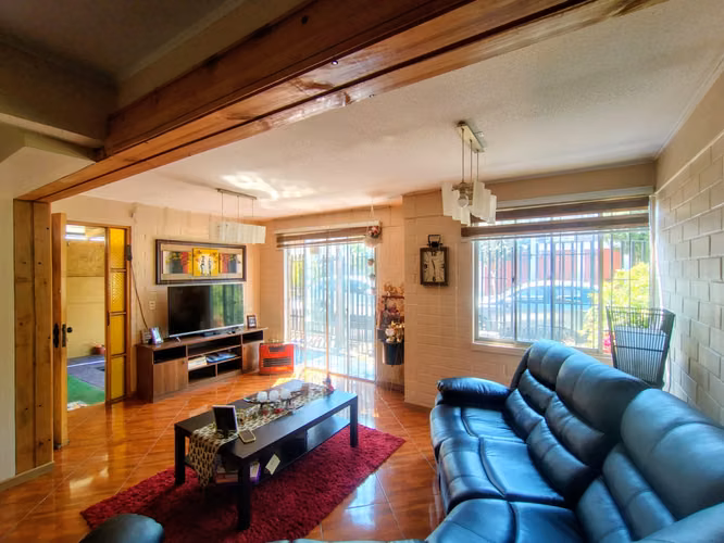VENDO AMPLIA CASA DE 130 M2 4D/2B/2E SAN BERNARDO
