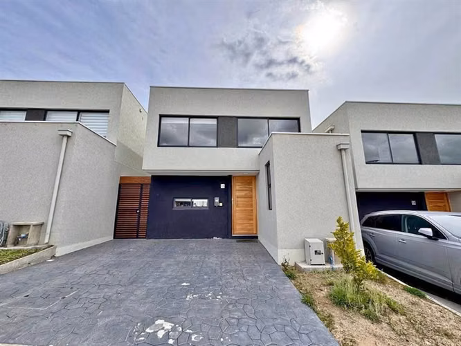 Bonita casa en venta ubicada en Quilpué