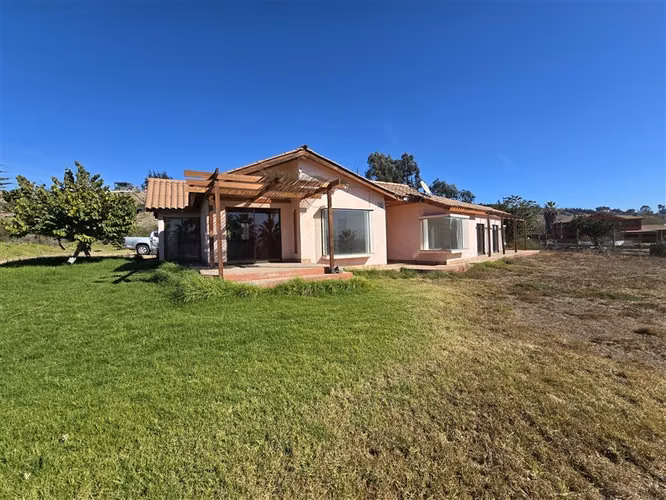 Arriendo amplia casa parcela en Alfalfares Oriente La Serena