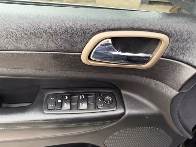 JEEP GRAND CHEROKEE LAREDO 3.6 V6 2016