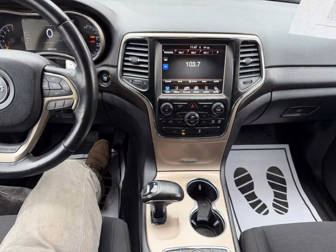 JEEP GRAND CHEROKEE LAREDO 3.6 V6 2016
