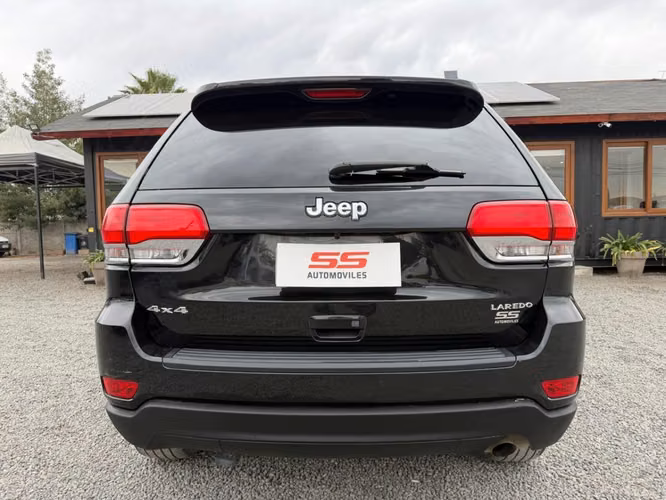 JEEP GRAND CHEROKEE LAREDO 3.6 V6 2016
