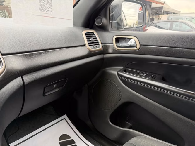 JEEP GRAND CHEROKEE LAREDO 3.6 V6 2016