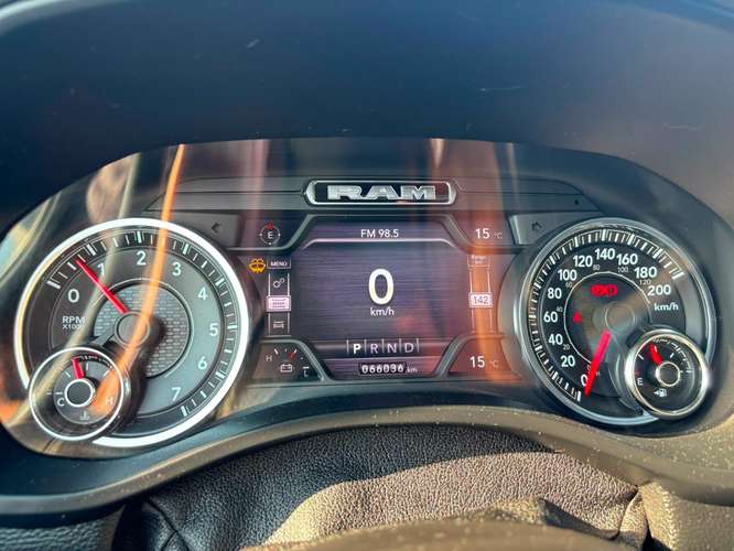 RAM 1500 LARAMIE 4X4 5.7 2022