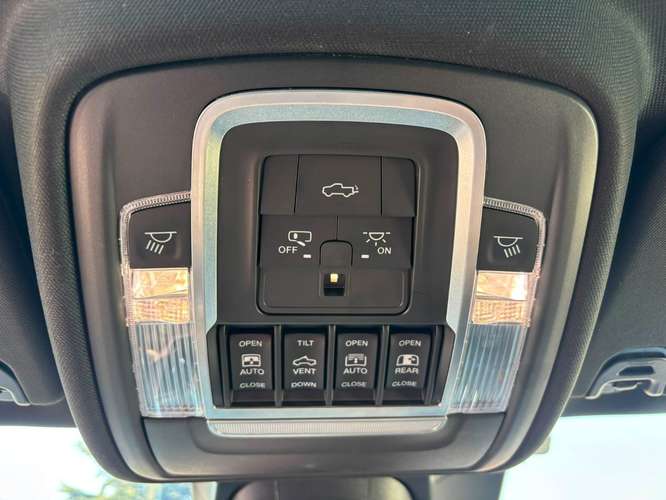 RAM 1500 LARAMIE 4X4 5.7 2022