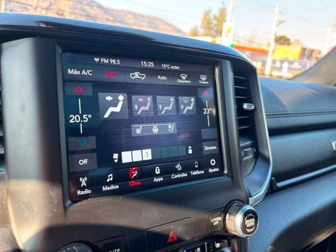 RAM 1500 LARAMIE 4X4 5.7 2022