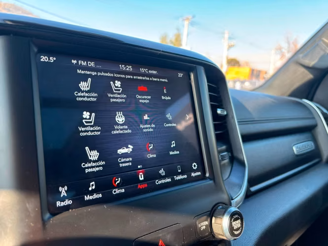 RAM 1500 LARAMIE 4X4 5.7 2022