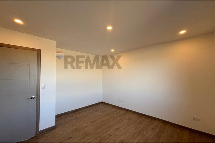 Hermosa casa de diseño contemporáneo - Imagen 13