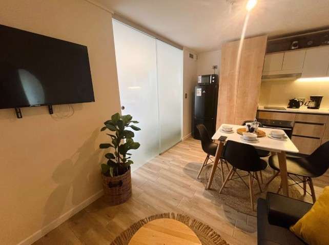 Departamento A PASOS DE VICUÑA MACKENNA METRO BUSTAMANTE - Imagen 2