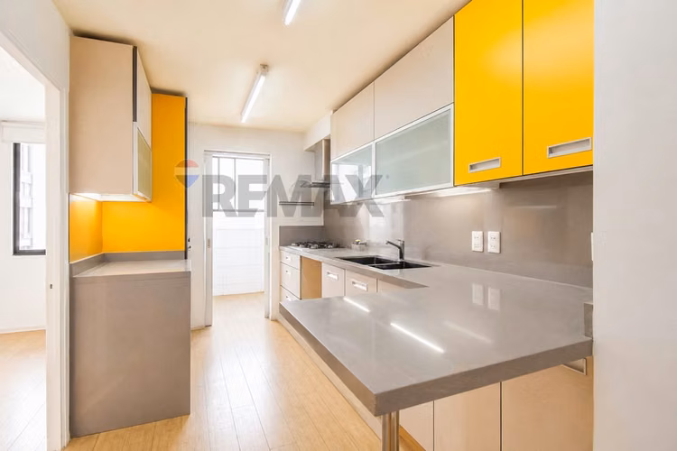 En venta 148m2 totales remodelado - 4 dorm.
