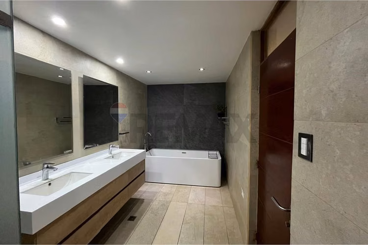 Se vende casa en jardin esmeralda las rastras