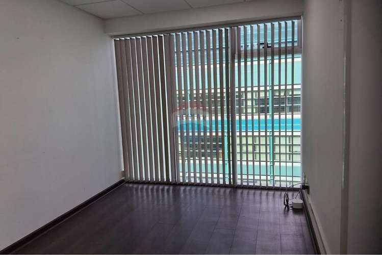 Moderna oficina en venta distrito estoril - Imagen 15