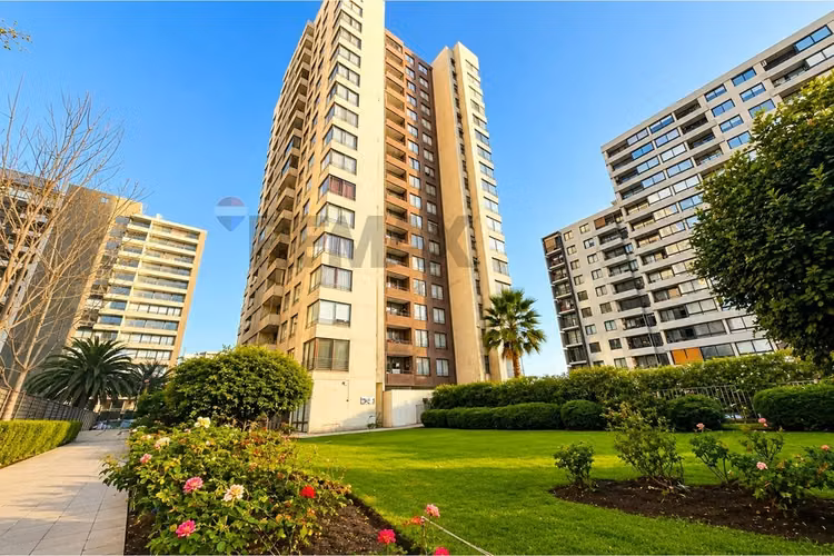 Se vende departamento 2d+2b macul