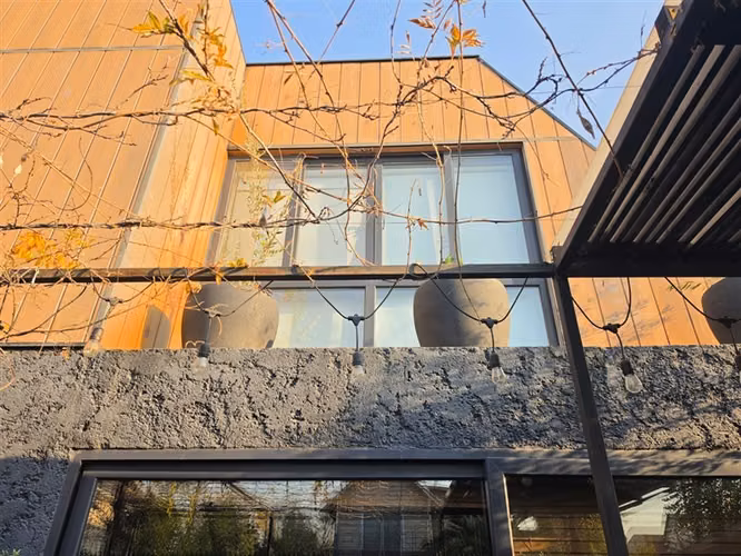Casa Remodelada en Arriendo en Las Condes