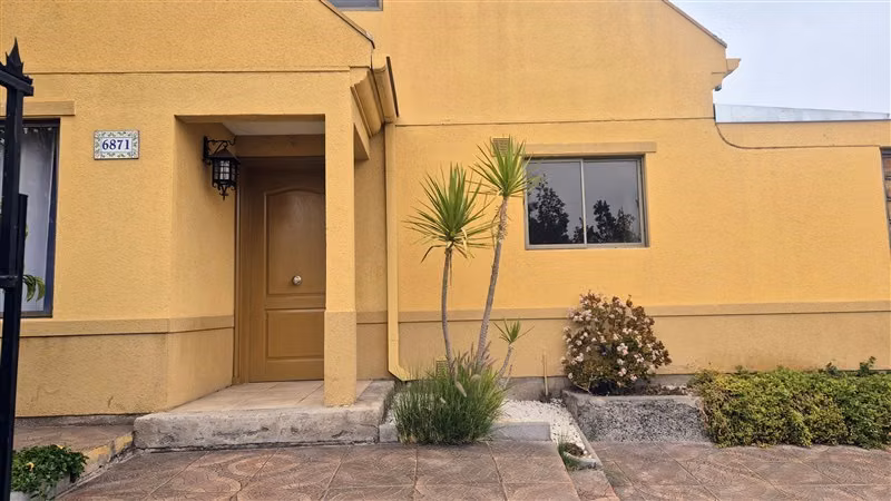 Casa en arriendo de 3 dorm. en La Florida Bario Alto Macul