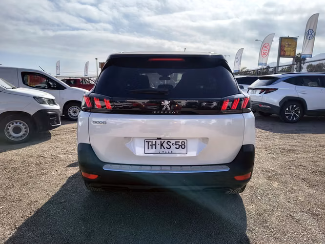 PEUGEOT 5008 2024