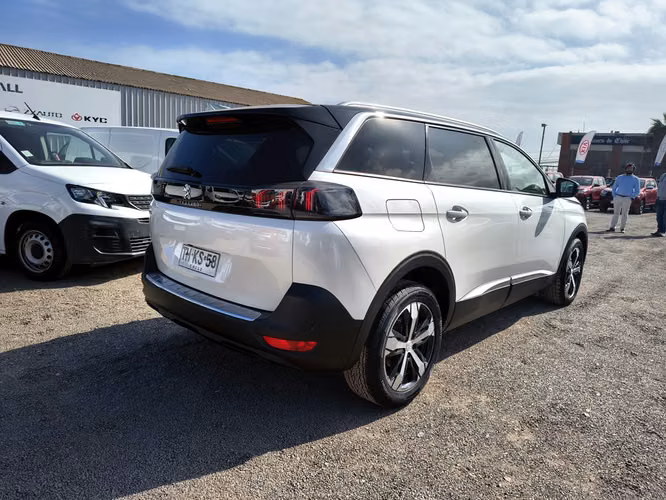 PEUGEOT 5008 2024