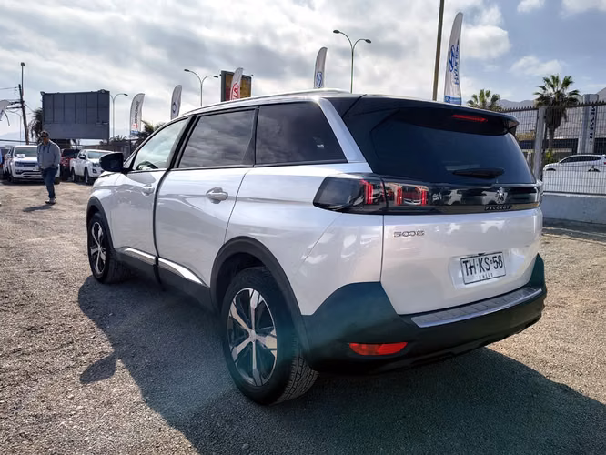 PEUGEOT 5008 2024