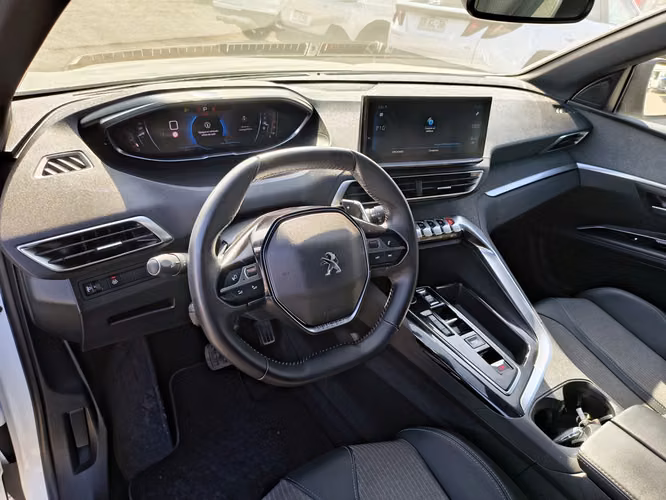 PEUGEOT 5008 2024
