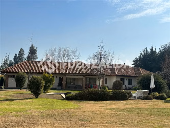 Casa Vendo 4D 3B piscina terraza Condominio en Talagante