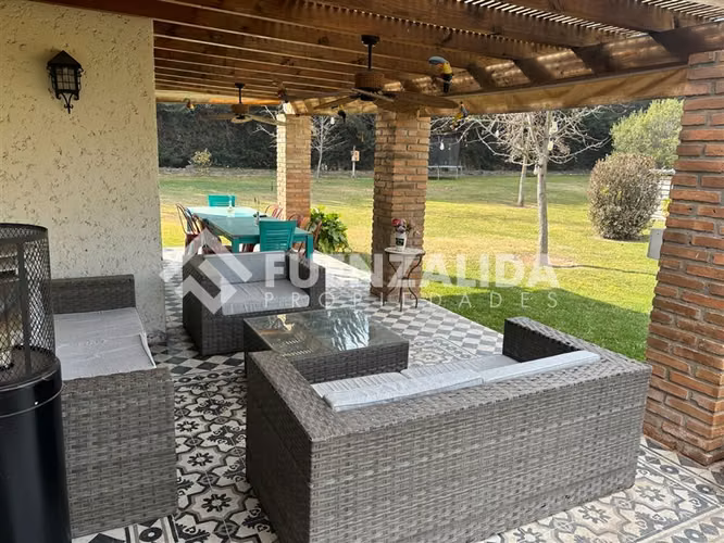 Casa Vendo 4D 3B piscina terraza Condominio en Talagante