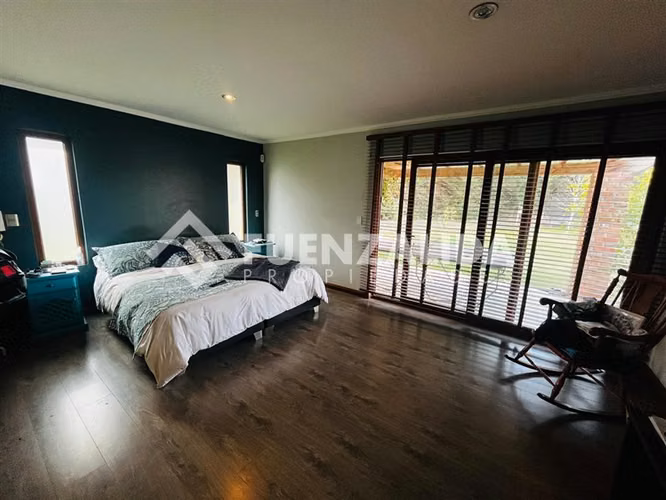 Casa Vendo 4D 3B piscina terraza Condominio en Talagante