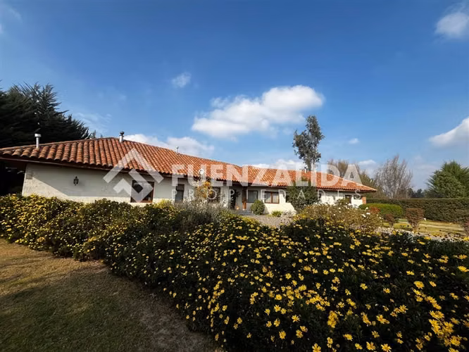 Casa Vendo 4D 3B piscina terraza Condominio en Talagante