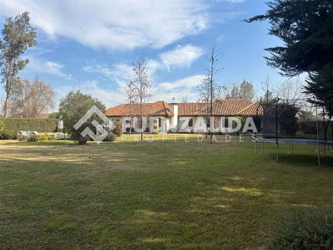 Casa Vendo 4D 3B piscina terraza Condominio en Talagante