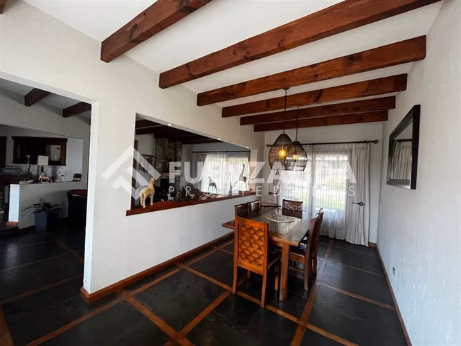 Casa Vendo 4D 3B piscina terraza Condominio en Talagante