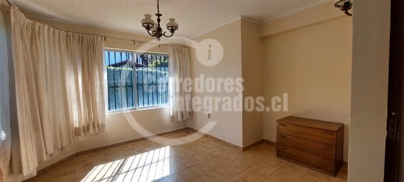 Casa en arriendo de 3 dormitorios en Santo Domingo