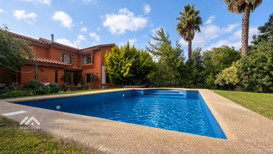 Espaciosa Casa en sector San Isidro – Ideal para Familia Numerosa