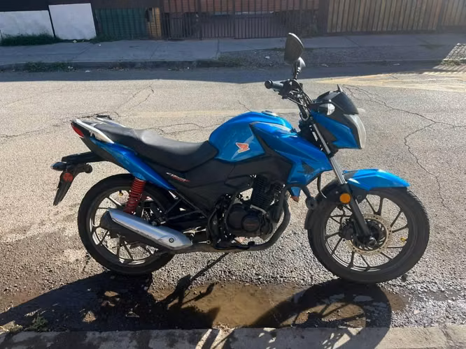 Moto Honda, twister 125ccc, único dueño