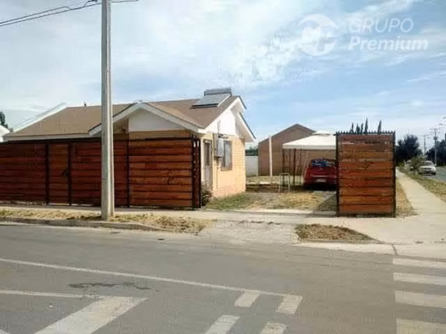 Hermosa Casa esquina en venta de 3 dorm. en Graneros