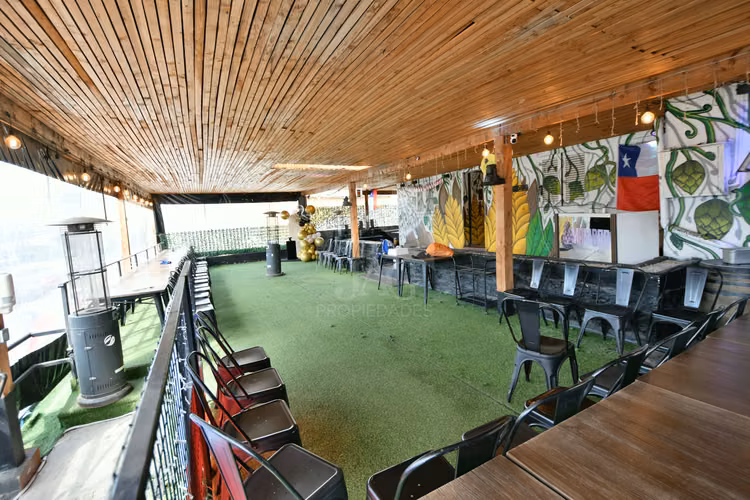 LOCAL COMERCIAL CON ARRENDATARIO FRENTE A PLAZA
