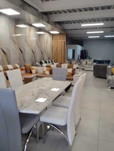 EXCELENTE LOCAL 142 M2 LOS LIBERTADORES  (174374)