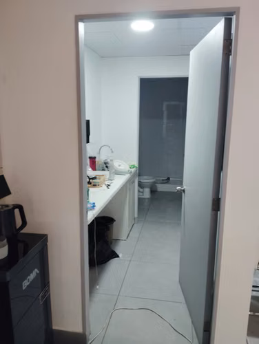 EXCELENTE LOCAL 142 M2 LOS LIBERTADORES  (174374)