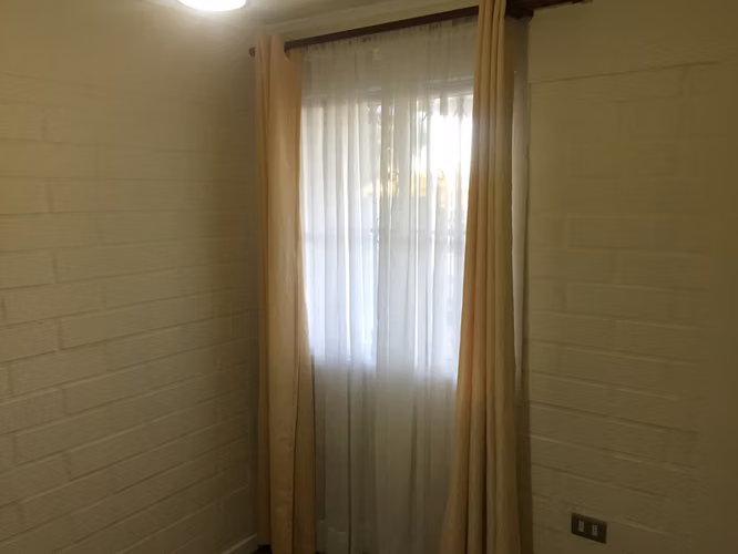 Vendo casa Villa don Ambrosio, dos dormitorios, un baño, estacionamiento. Estufa a pellet y Aire acondicionado.