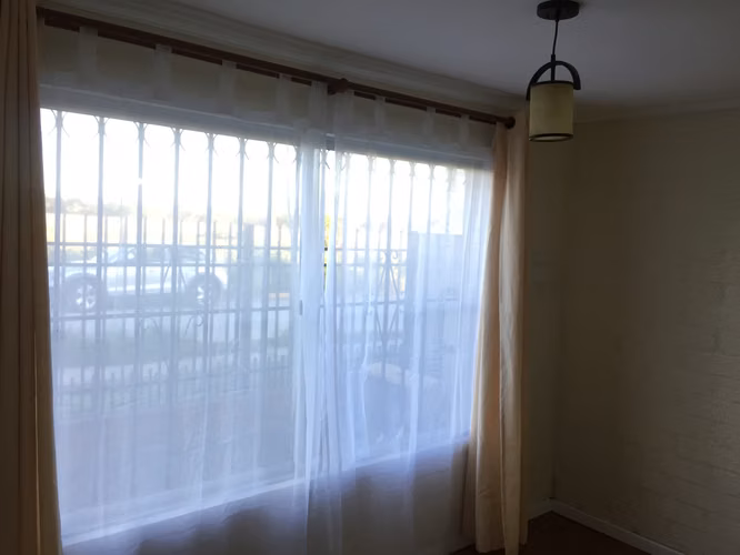Vendo casa Villa don Ambrosio, dos dormitorios, un baño, estacionamiento. Estufa a pellet y Aire acondicionado.