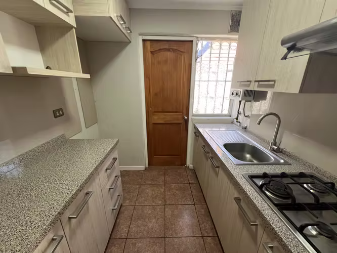 Vendo casa Villa don Ambrosio, dos dormitorios, un baño, estacionamiento. Estufa a pellet y Aire acondicionado.