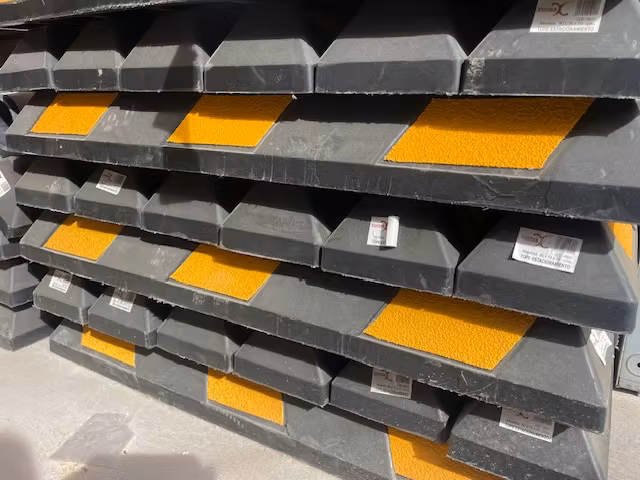 Topes de goma estacionamientos  90cm