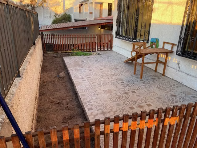 Se vende Exclusiva Casa Jardines del Sur, Áreas Verdes y Piscina.
